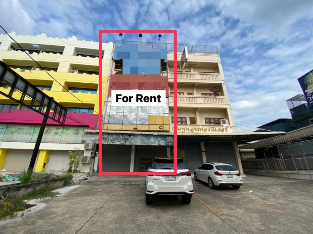 For RentRetail SpacePattanakan, Srinakarin : 📌 Commercial building for rent @ Seacon intersection & Electric train | 4+3 parking spaces, located on the main road