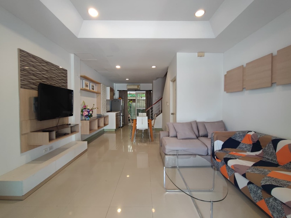 For RentTownhomeRamkhamhaeng, Hua Mak : House for rent in the middle of the city, The Paris, Soi Krungthep Kreetha 7, townhome, 3 floors.