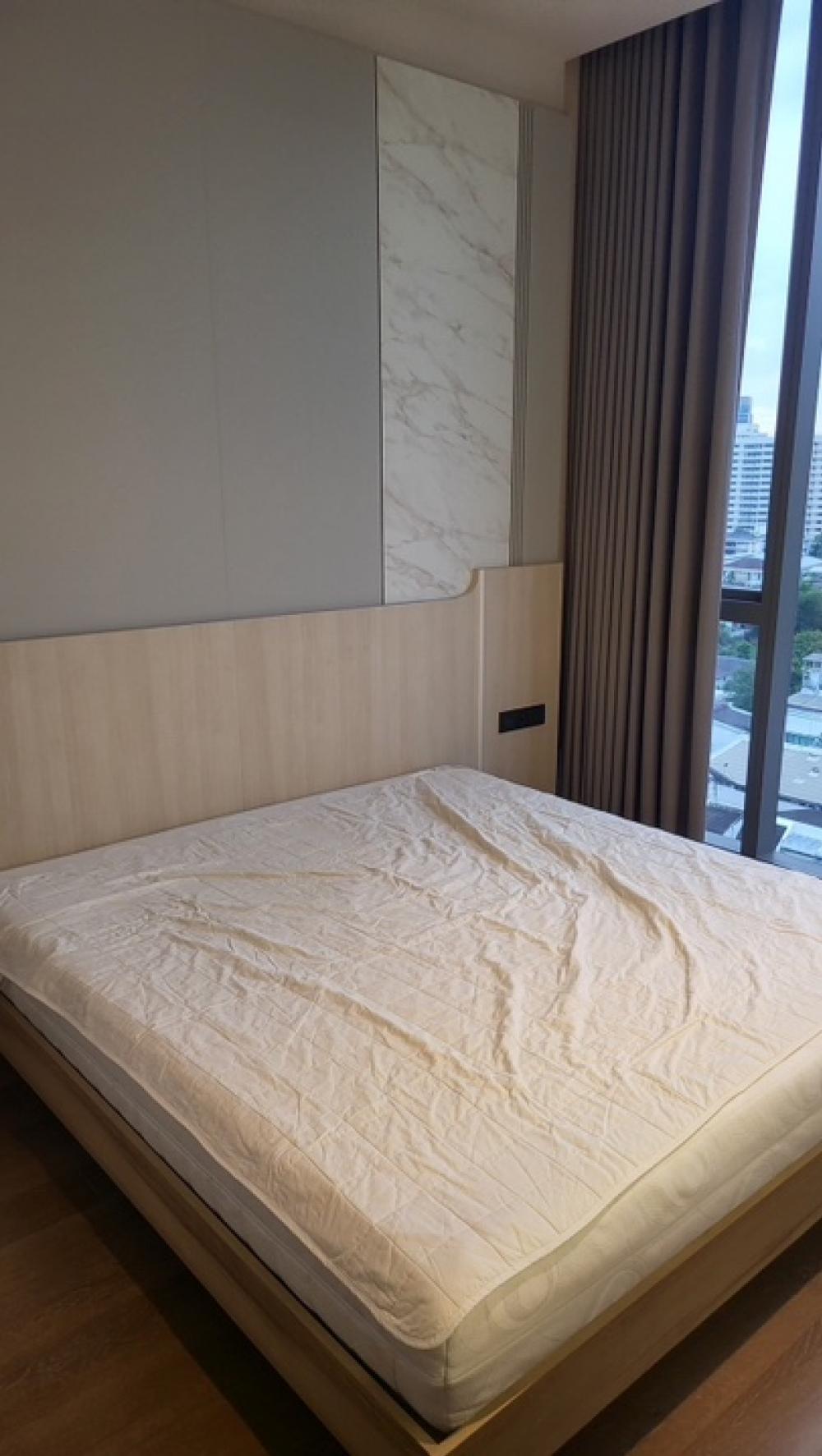 ให้เช่าคอนโดสุขุมวิท อโศก ทองหล่อ : 🔥Available Now🔥 Kraam Sukhumwit 26 1-1BR 61sqm Built-in room, beautifully decorated, complete with electrical appliances. 082-459-4297