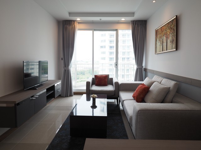 For RentCondoRama9, Petchburi, RCA : Supalai Wellington Condo is a High Rise condo near MRT Thailand Cultural Center