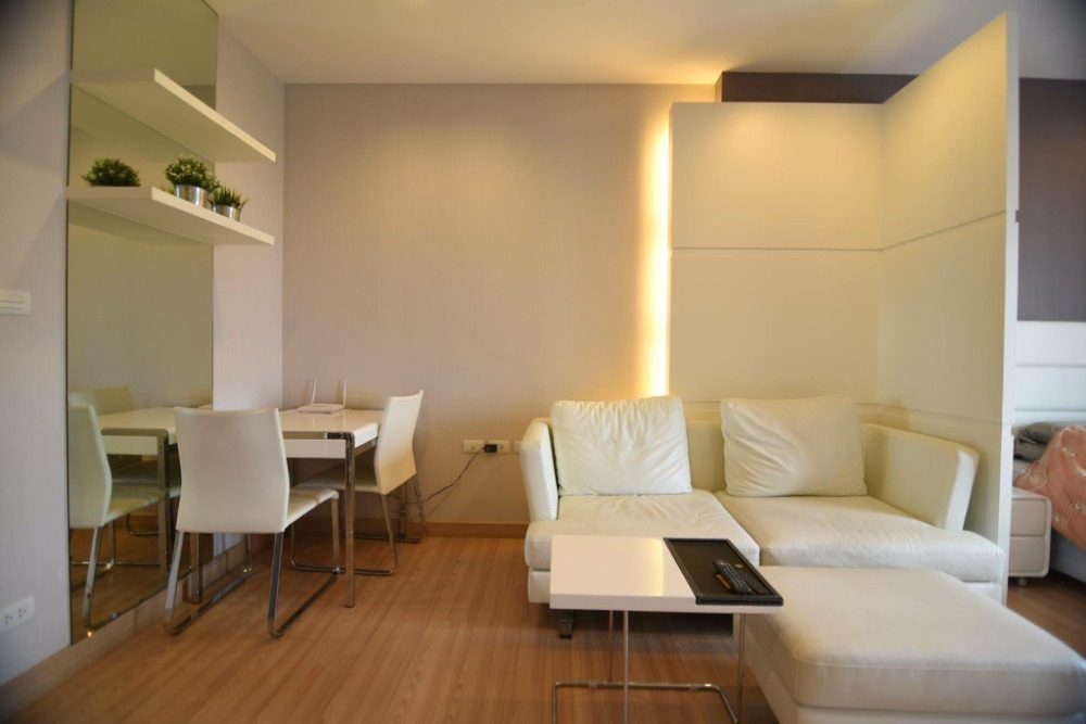 For RentCondoWongwianyai, Charoennakor : Urbano Absolute Sathon - Taksin⭐Studio 1 Bedroom⭐31 sq.m