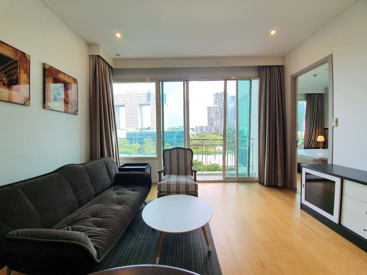 For RentCondoKasetsart, Ratchayothin : Spacious 1-Bedroom Condo on a Low Floor with a Stunning Swimming Pool View at Wind Ratchayothin – Perfect for Comfort and Convenience!