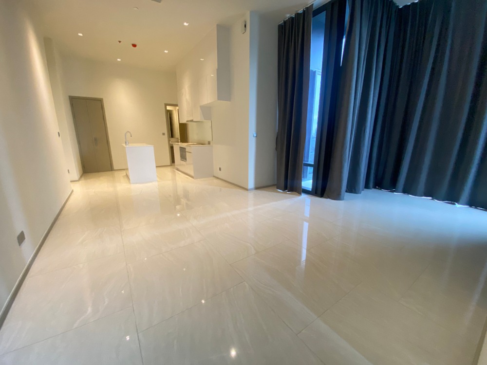 For SaleCondoSilom, Saladaeng, Bangrak : Ashton Silom Condo for SALE  ขายด่วน ** Ashton Silom ห้องกว้าง  86 ตรม. พร้อมอยู่@ 18,999,000 บาท  Call 096-2615656