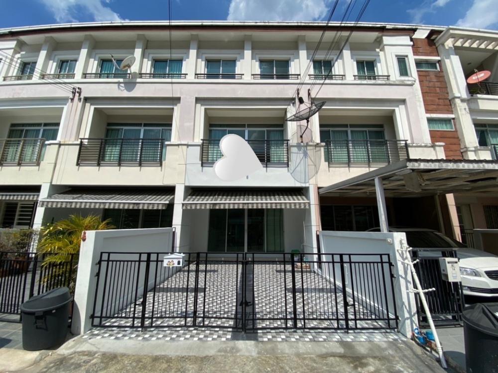 For RentTownhomePattanakan, Srinakarin : For rent Baan Klang Muang Urbanion Rama 9 Ring Road