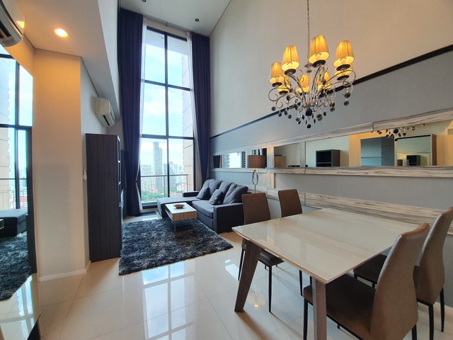 For RentCondoRama9, Petchburi, RCA : VILLA Asoke Condo is a High Rise condo near MRT Phetchaburi