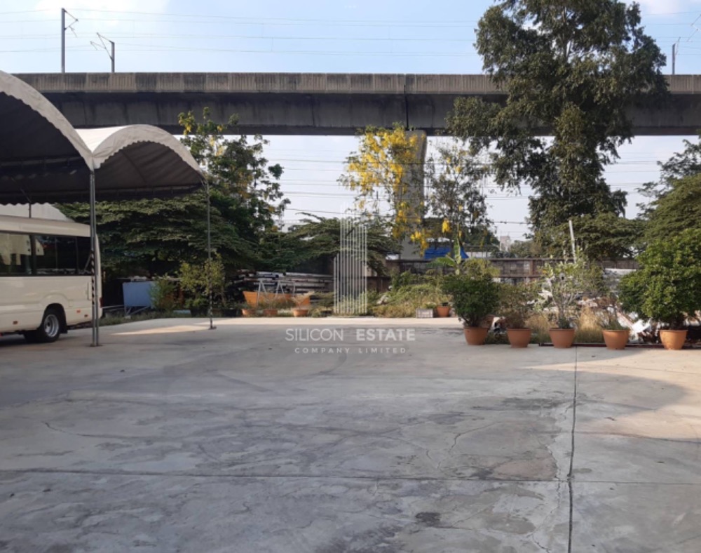 For RentLandRama9, Petchburi, RCA : Land for rent, potential location, next to New Petchburi Road Suitable for a car showroom, car care, community mall, restaurant