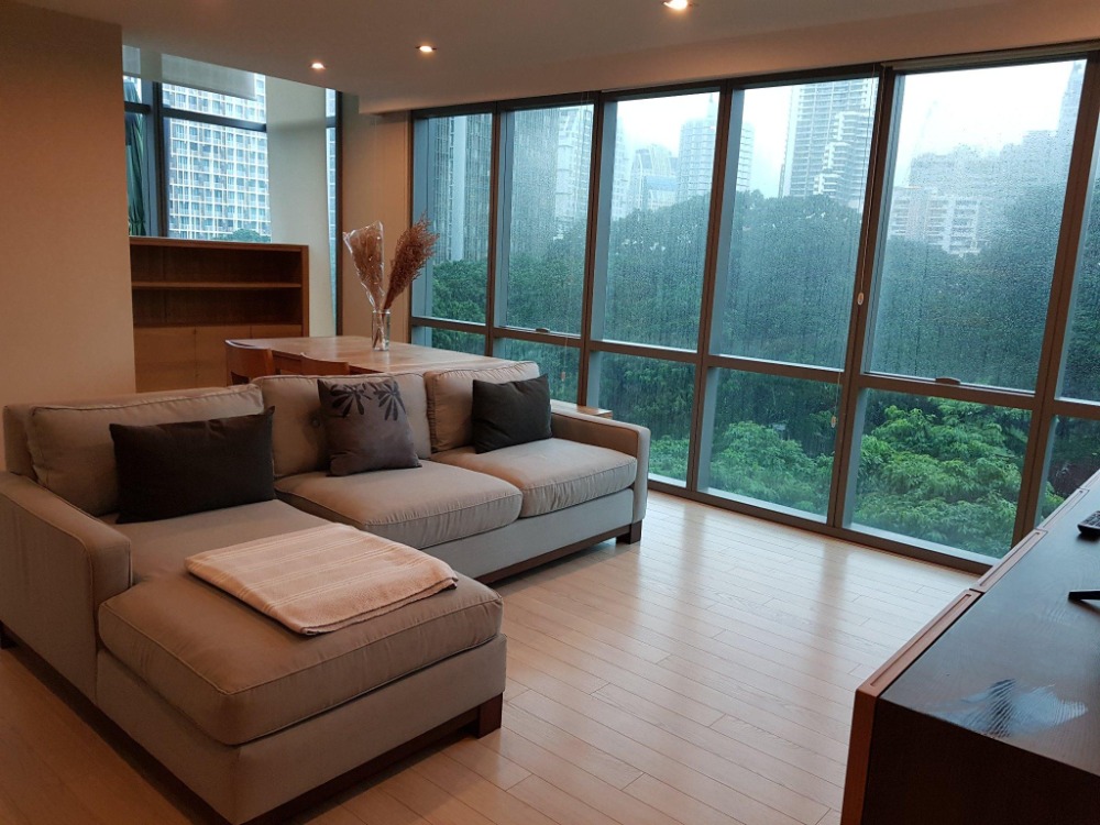 ให้เช่าคอนโดราคาพิเศษ The Room Sukhumvit 21 ทำเลดี เดินทางสะดวก เฟอร์ครบ Loading...